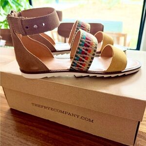 NEW FRYE AND CO. Brown and Multicolor Sandals Size 7.5 M